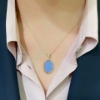 Collana con pendente Aquaforte in argento dorato e pasta vitrea blu milky